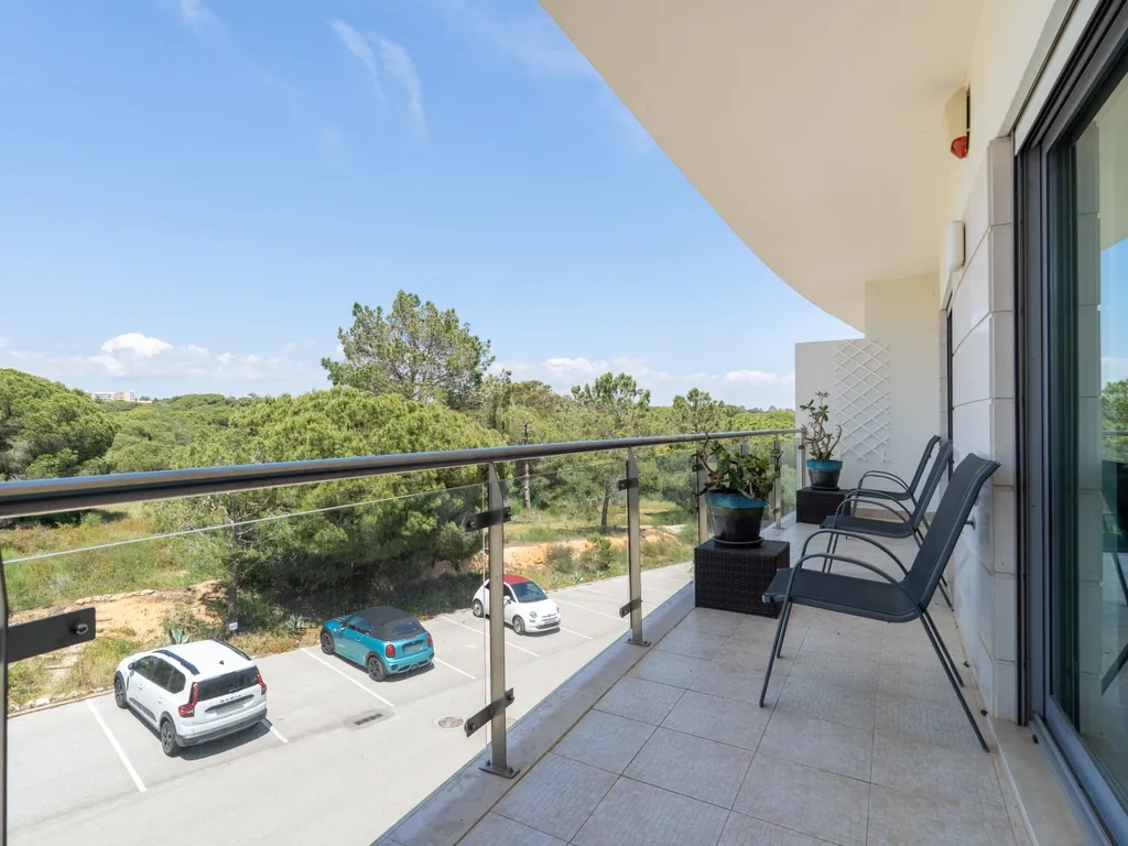 Five-Bedroom Villa with Pool, Cinema Room and Box Garage in Albufeira - image 24