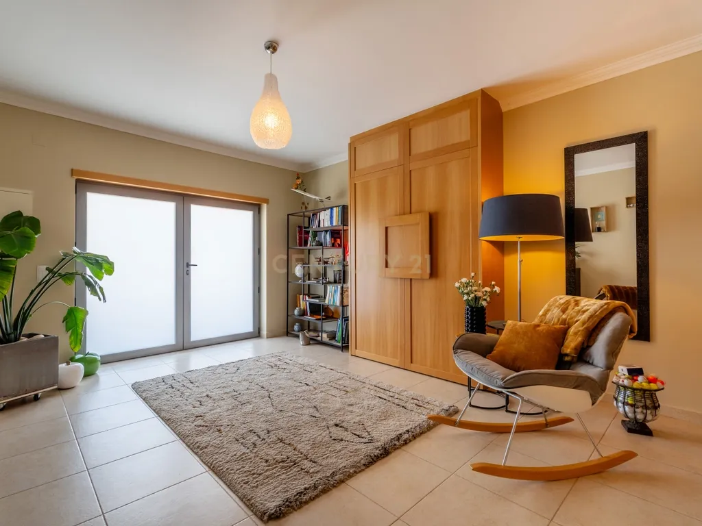 Five-Bedroom Villa with Pool, Cinema Room and Box Garage in Albufeira - image 27