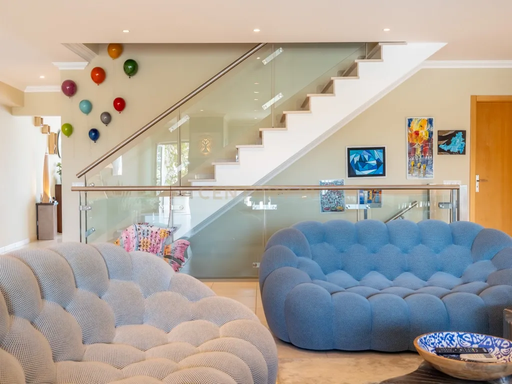 Five-Bedroom Villa with Pool, Cinema Room and Box Garage in Albufeira - image 30