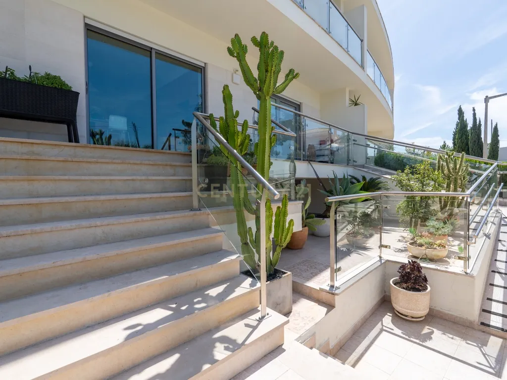 Five-Bedroom Villa with Pool, Cinema Room and Box Garage in Albufeira - image 36
