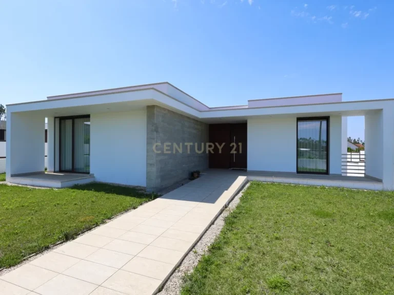 T4+ Villa in Bajouca, Leiria - image 01