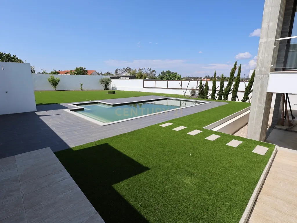 T4+ Villa in Bajouca, Leiria - image 02