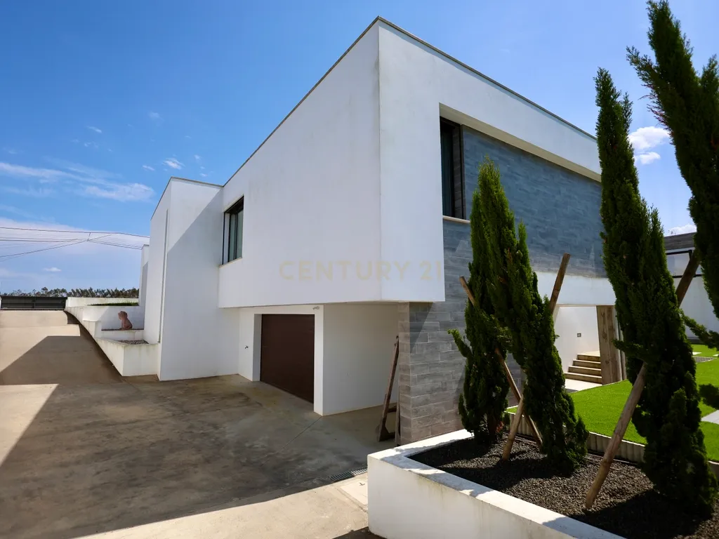 T4+ Villa in Bajouca, Leiria - image 03