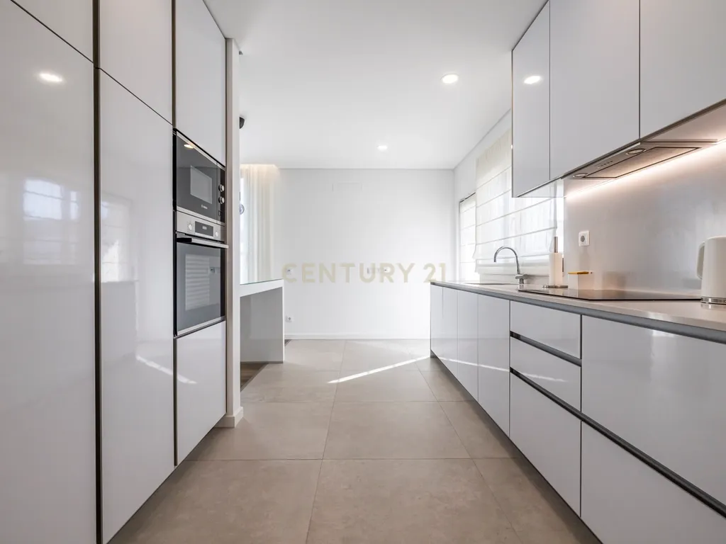 T4+ Villa in Bajouca, Leiria - image 11