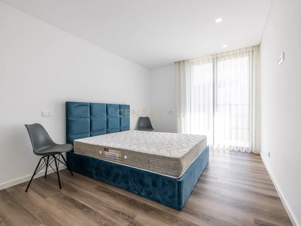 T4+ Villa in Bajouca, Leiria - image 17