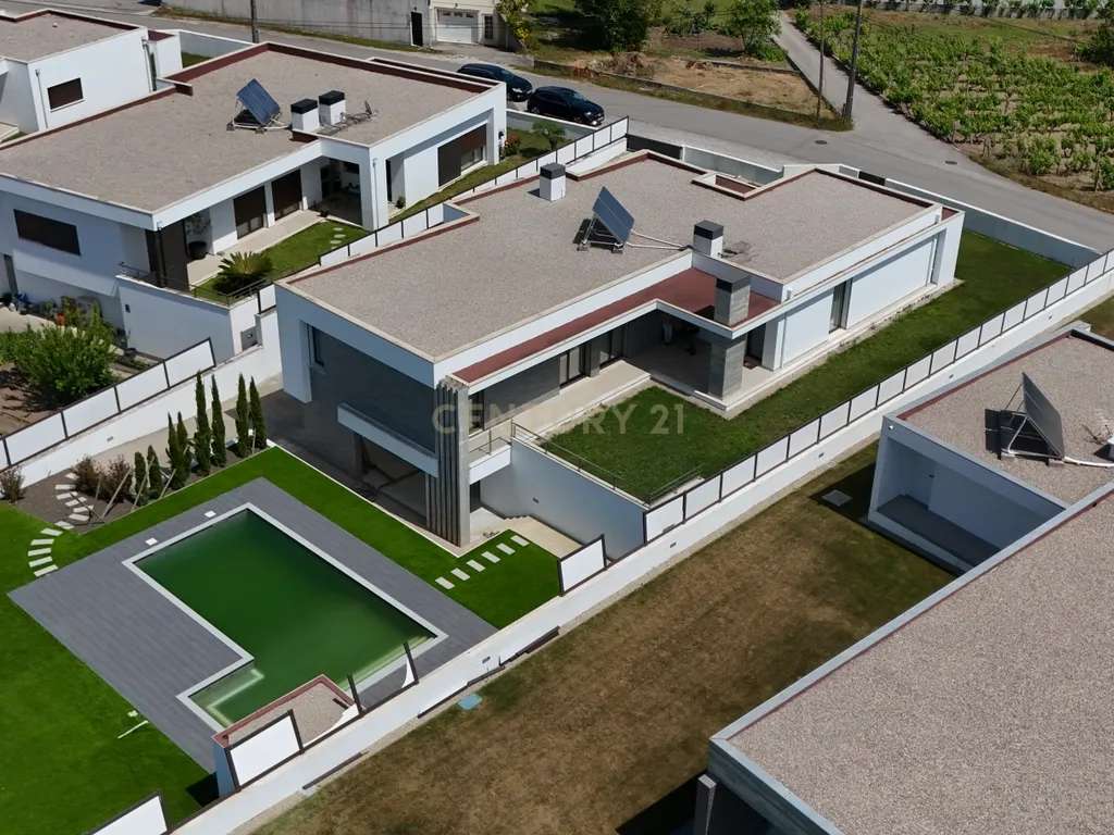 T4+ Villa in Bajouca, Leiria - image 30