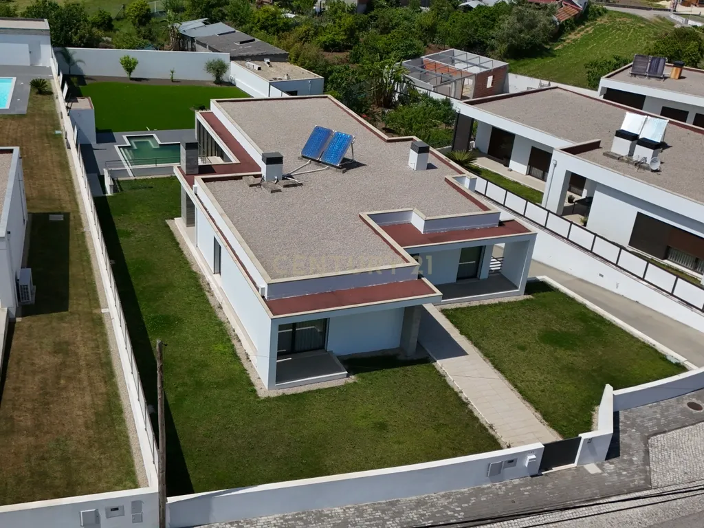 T4+ Villa in Bajouca, Leiria - image 31