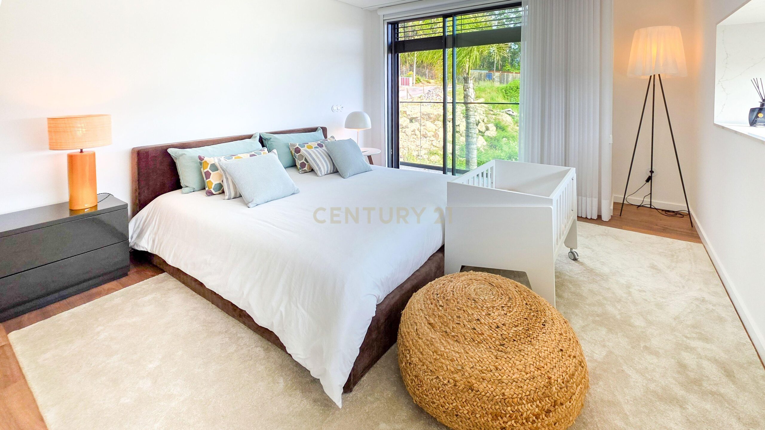 Contemporary T4 Villa with Pool in Brufe, Vila Nova de Famalicao - image 13