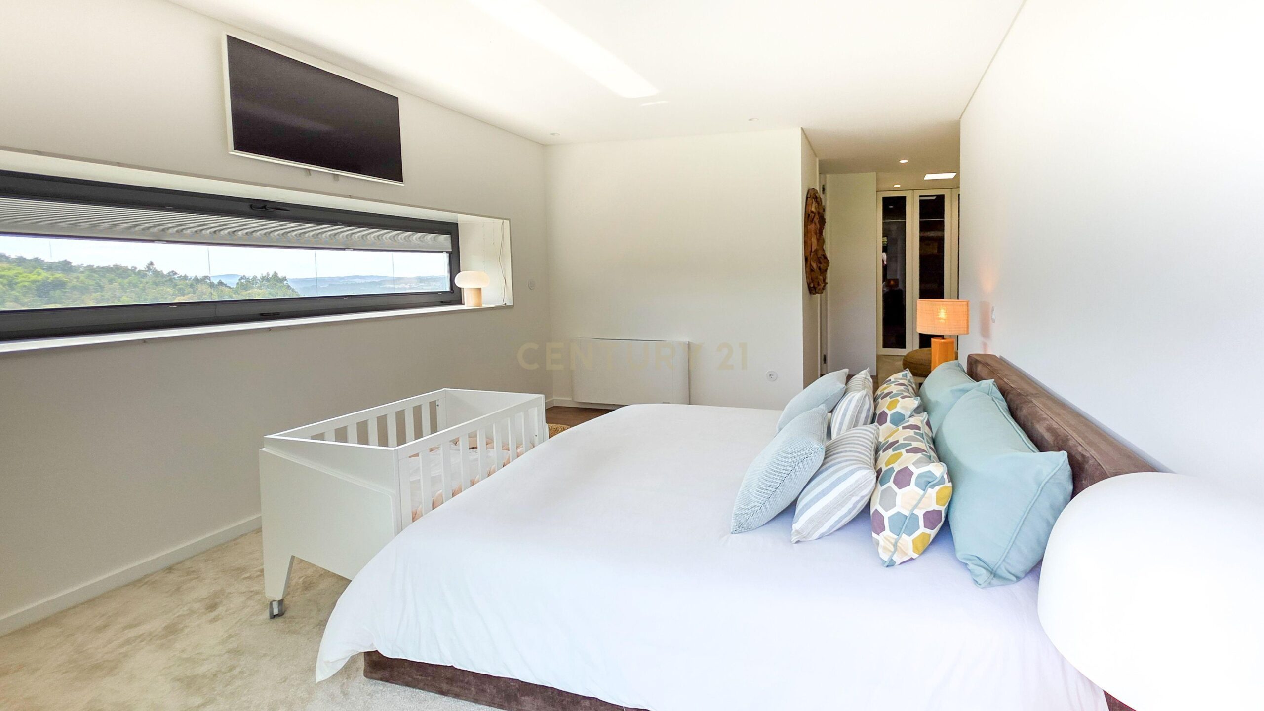 Contemporary T4 Villa with Pool in Brufe, Vila Nova de Famalicao - image 14