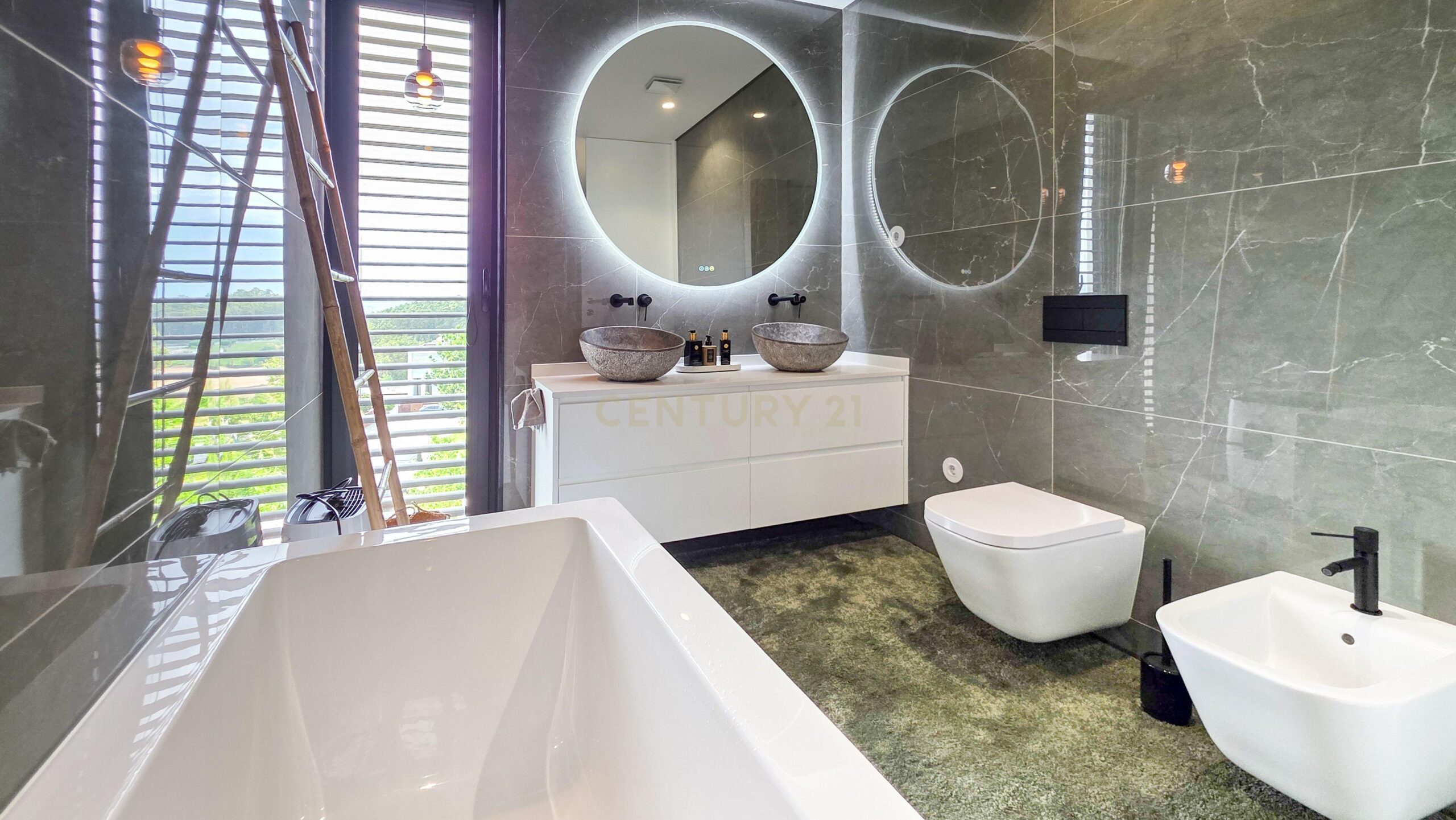 Contemporary T4 Villa with Pool in Brufe, Vila Nova de Famalicao - image 16
