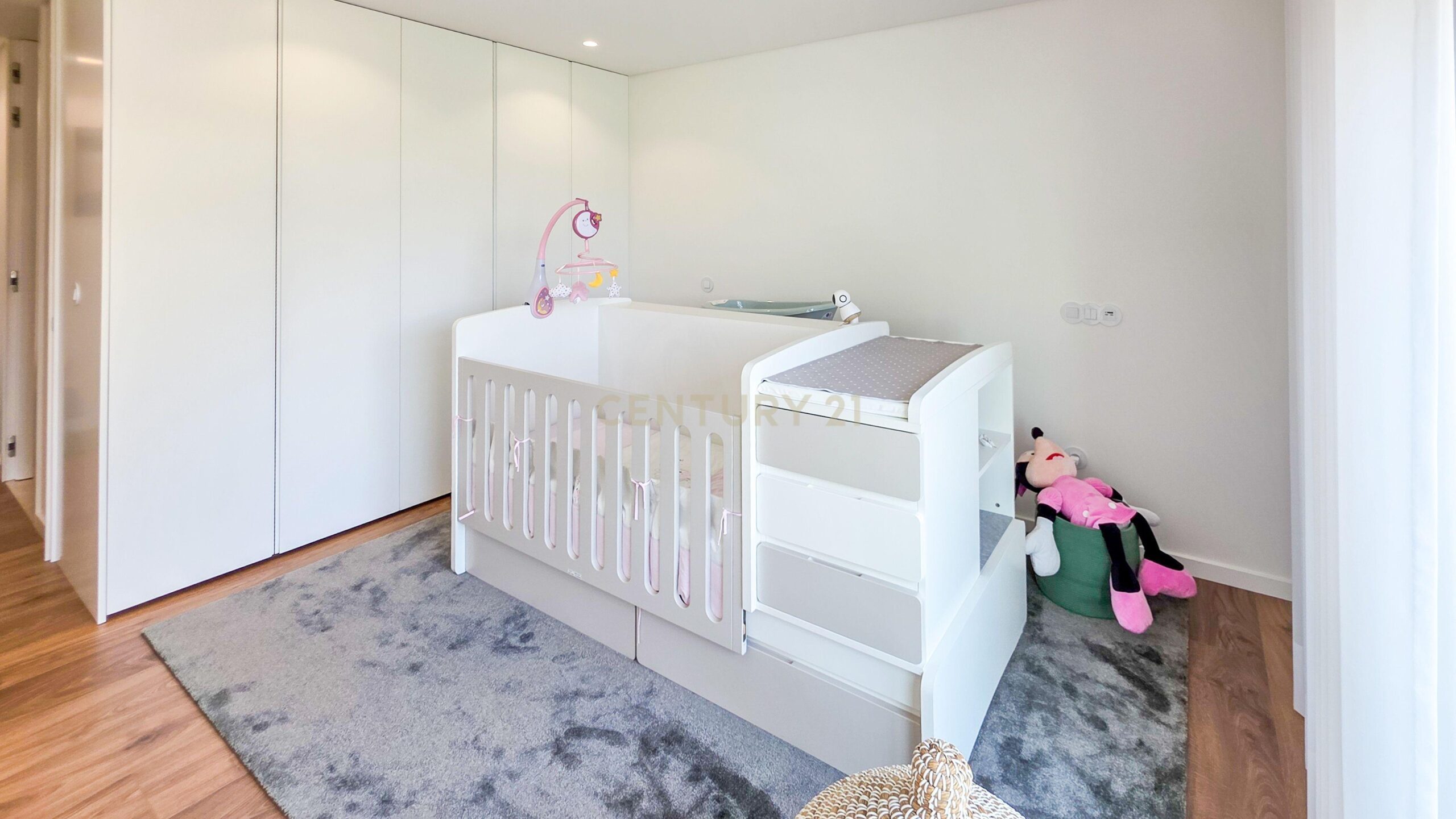 Contemporary T4 Villa with Pool in Brufe, Vila Nova de Famalicao - image 23