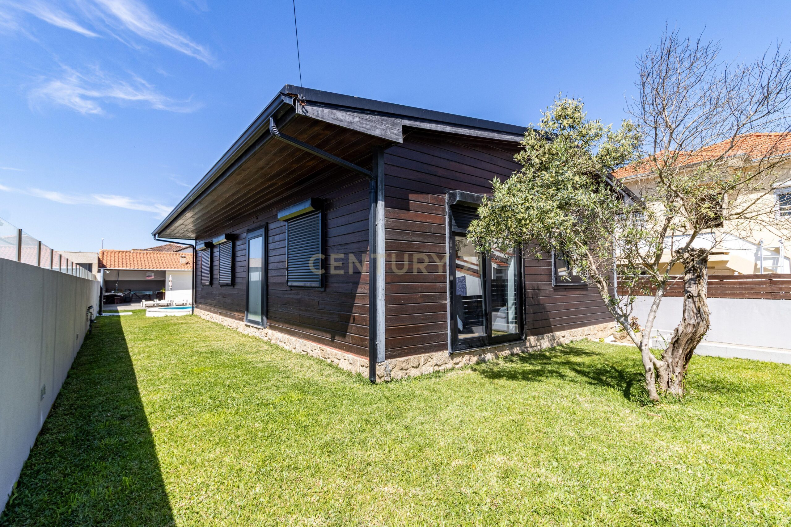 Single-Storey T4 Villa near Esmoriz Beach - image 04