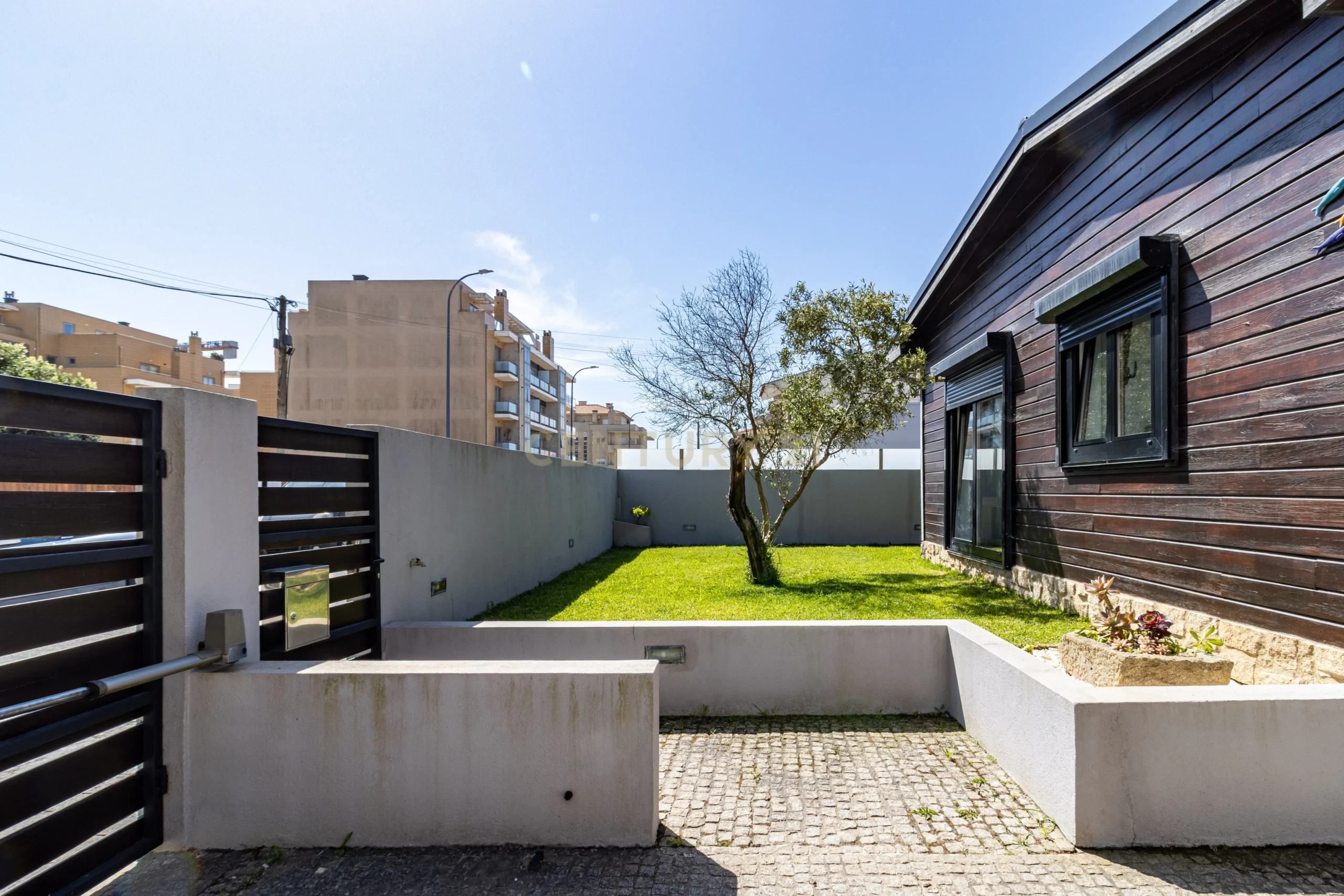Single-Storey T4 Villa near Esmoriz Beach - image 07
