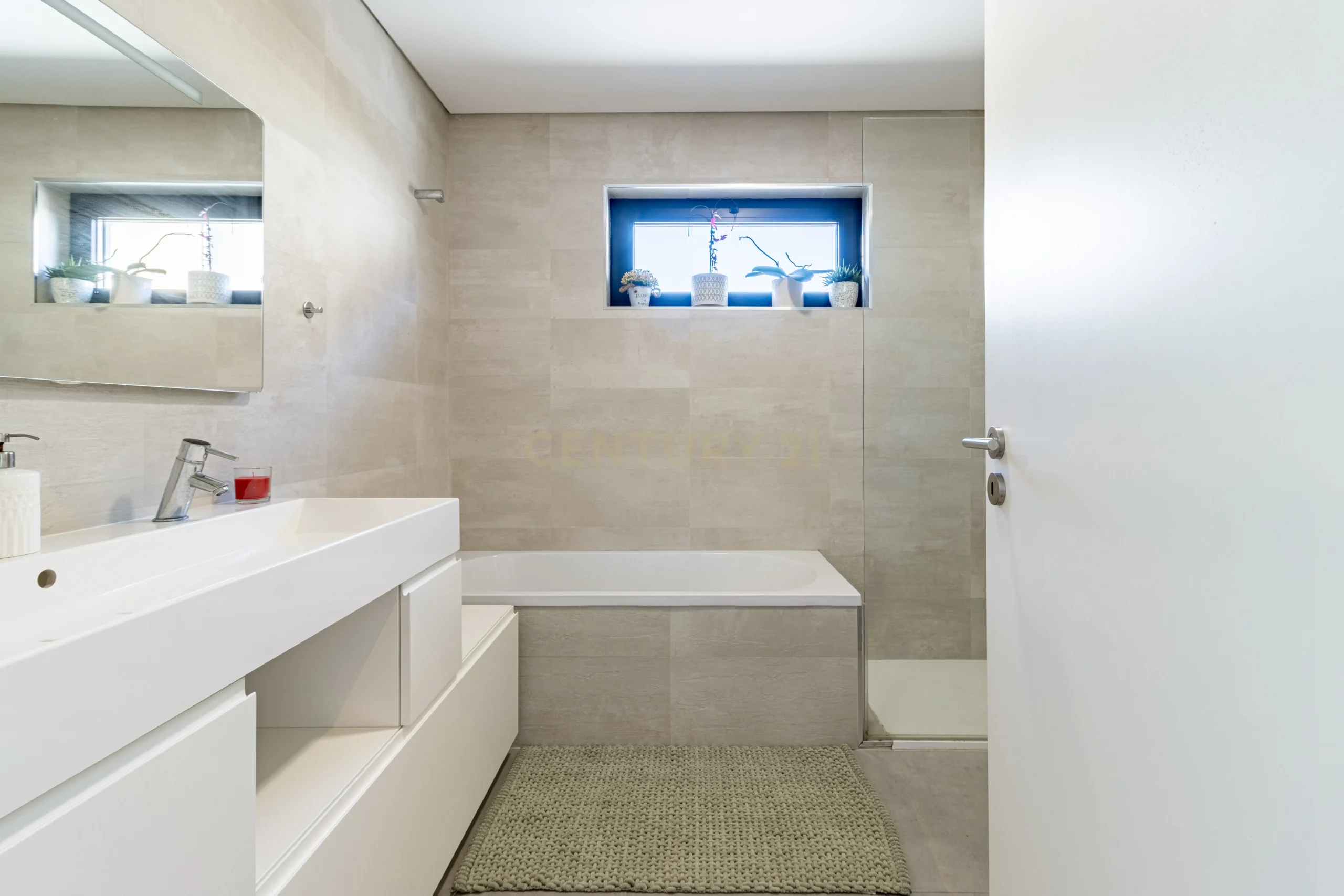 Single-Storey T4 Villa near Esmoriz Beach - image 30