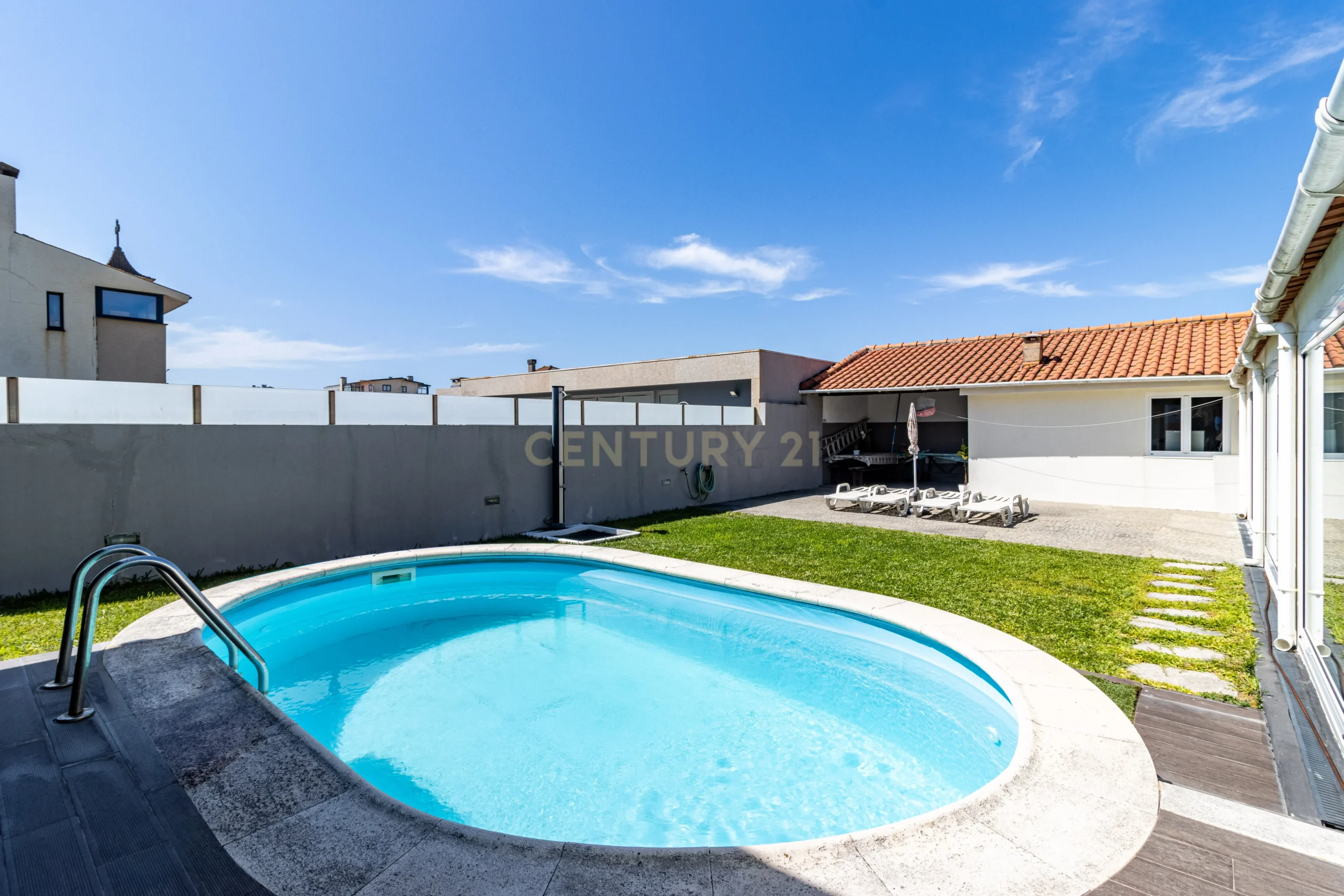 Single-Storey T4 Villa near Esmoriz Beach - image 35