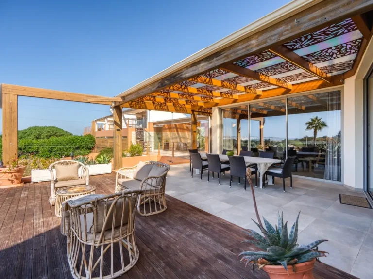 Luxury T5 Villa with Sea View near the Beach in Albufeira - image 01