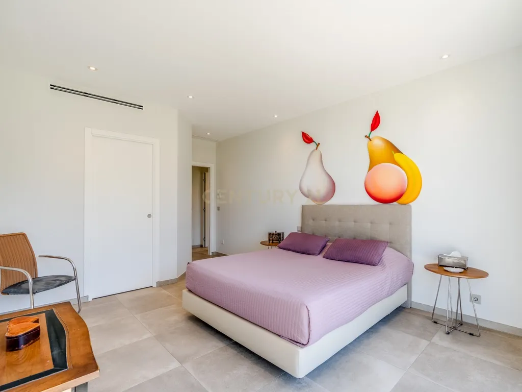 Luxury T5 Villa with Sea View near the Beach in Albufeira - image 11