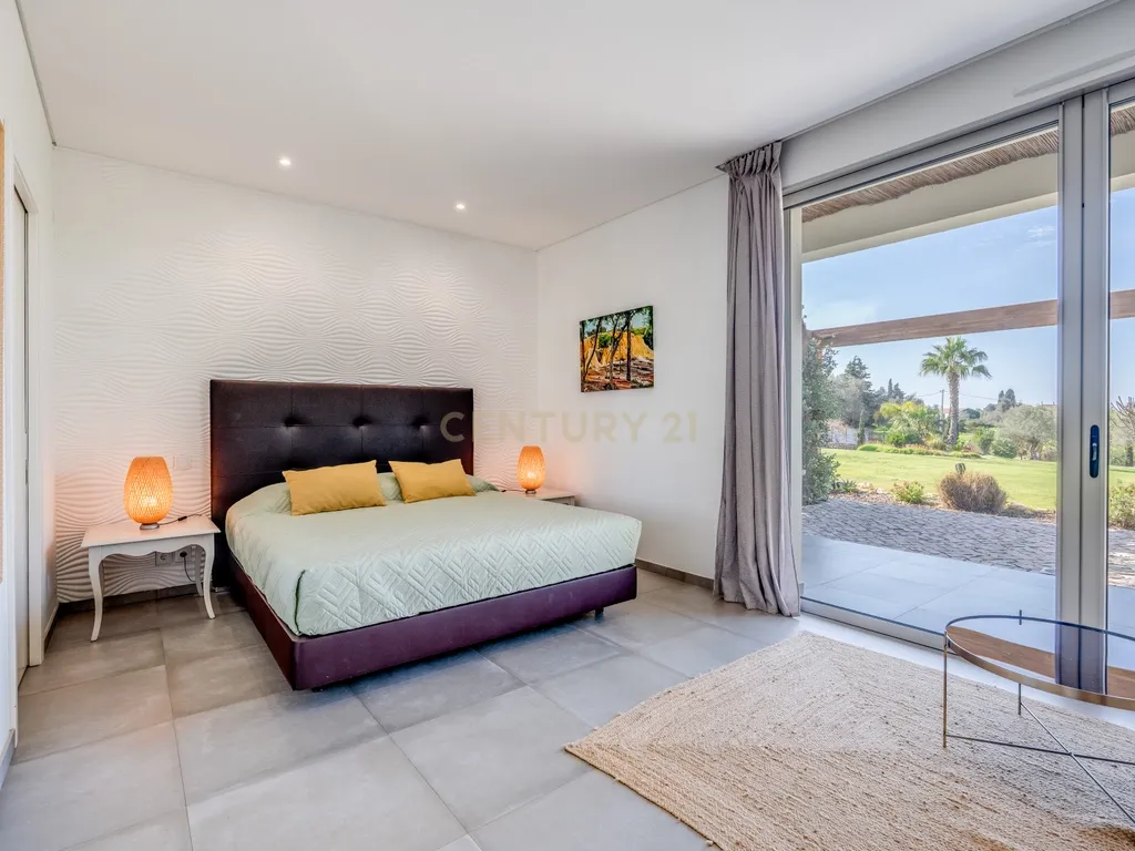 Luxury T5 Villa with Sea View near the Beach in Albufeira - image 27