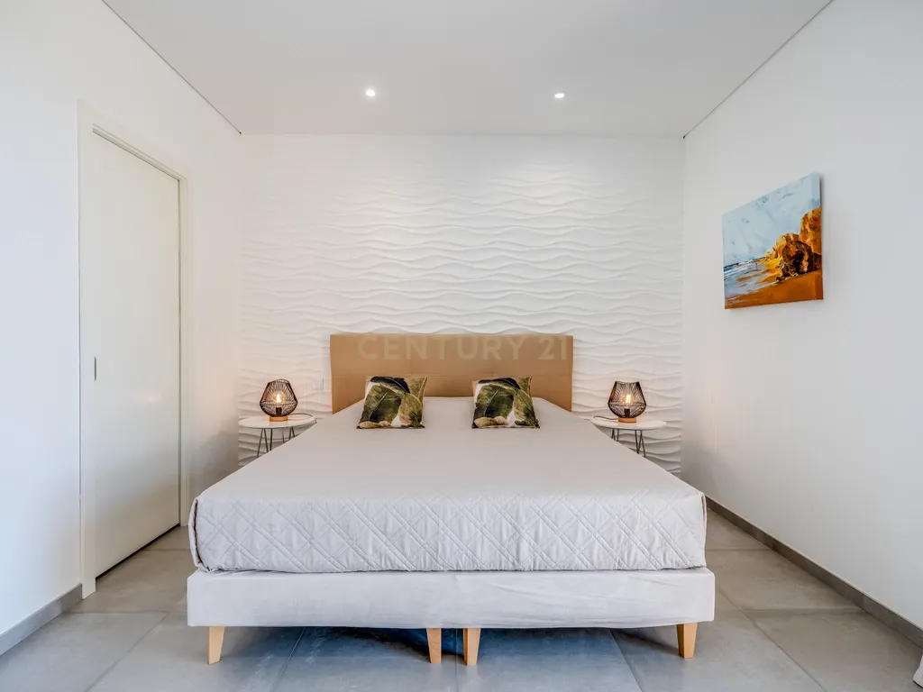 Luxury T5 Villa with Sea View near the Beach in Albufeira - image 30