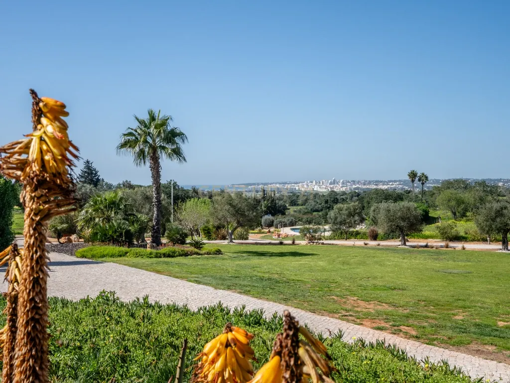 Luxury T5 Villa with Sea View near the Beach in Albufeira - image 45