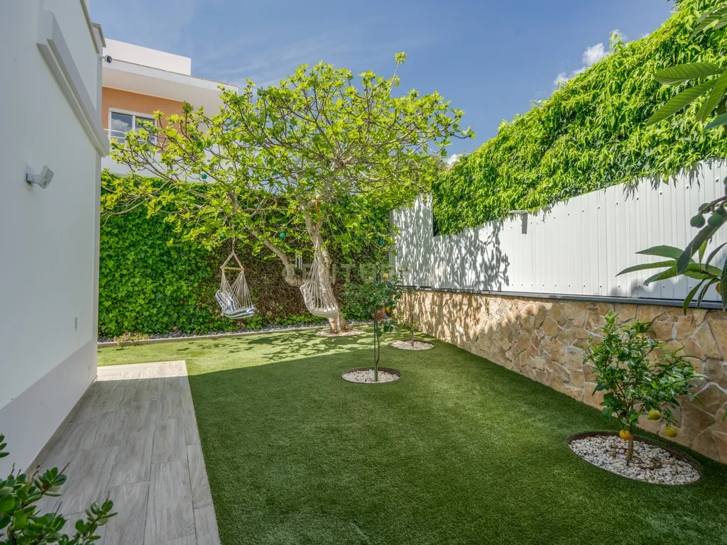 T4+ Villa in Portimão, Portimão - image 04