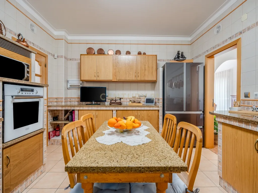 T4+ Villa in Portimão, Portimão - image 07