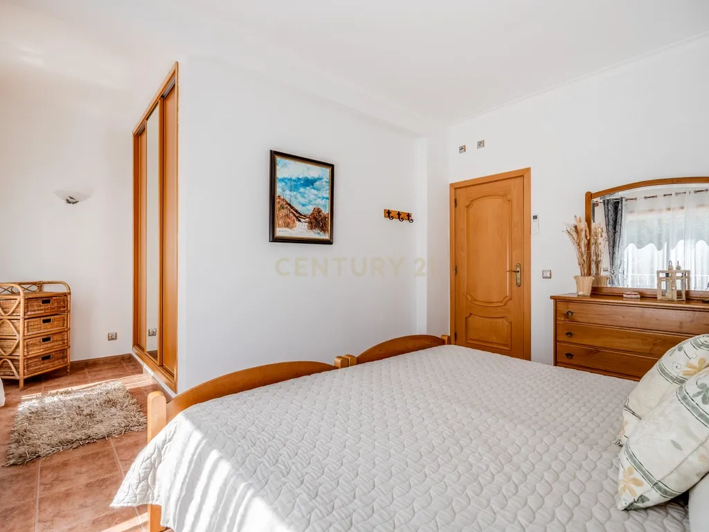 T4+ Villa in Portimão, Portimão - image 14