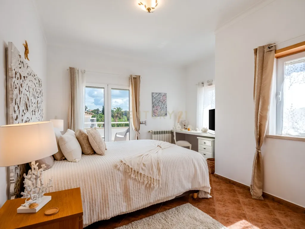 T4+ Villa in Portimão, Portimão - image 20