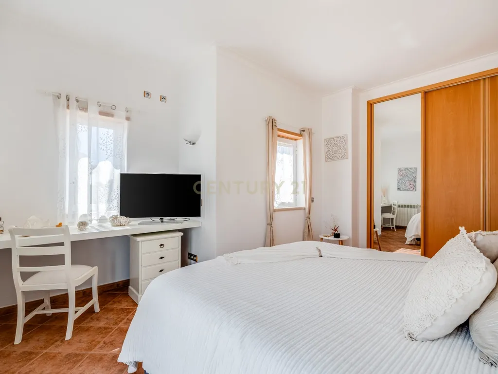 T4+ Villa in Portimão, Portimão - image 21