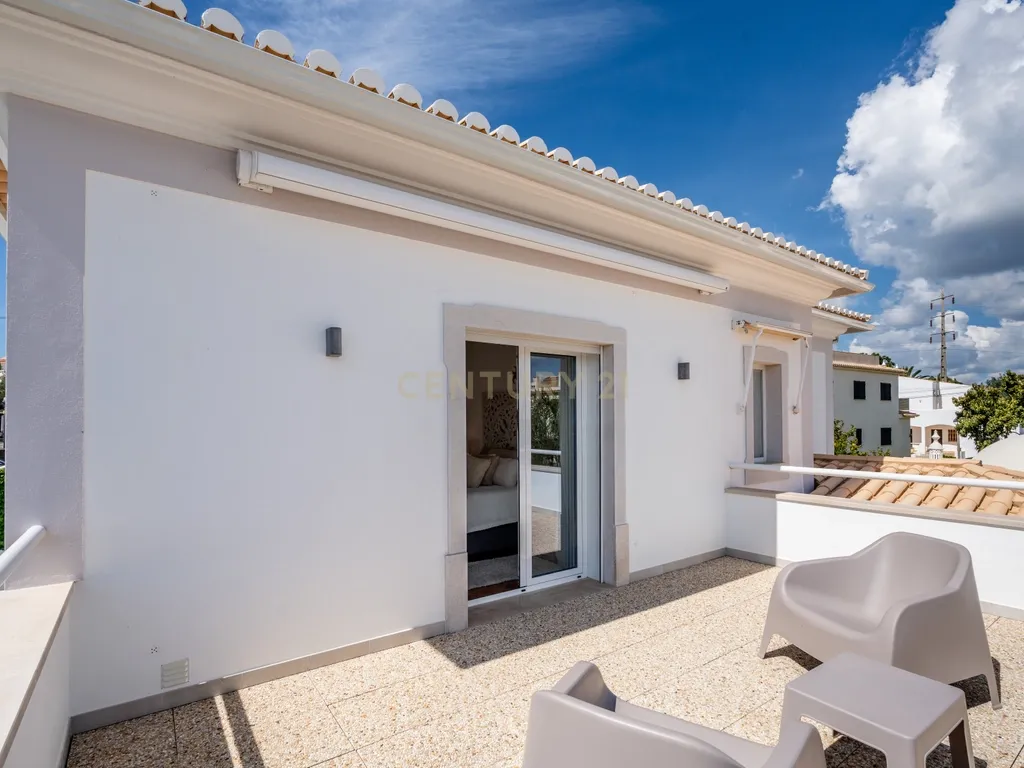 T4+ Villa in Portimão, Portimão - image 24