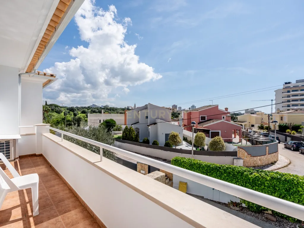 T4+ Villa in Portimão, Portimão - image 36