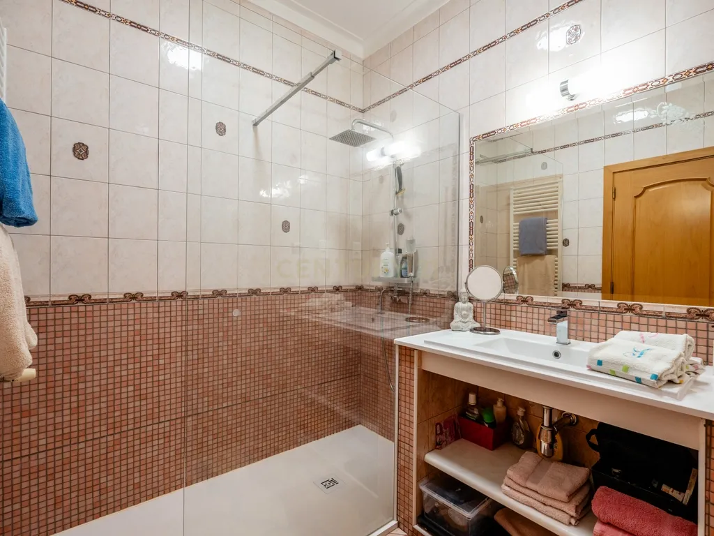 T4+ Villa in Portimão, Portimão - image 38