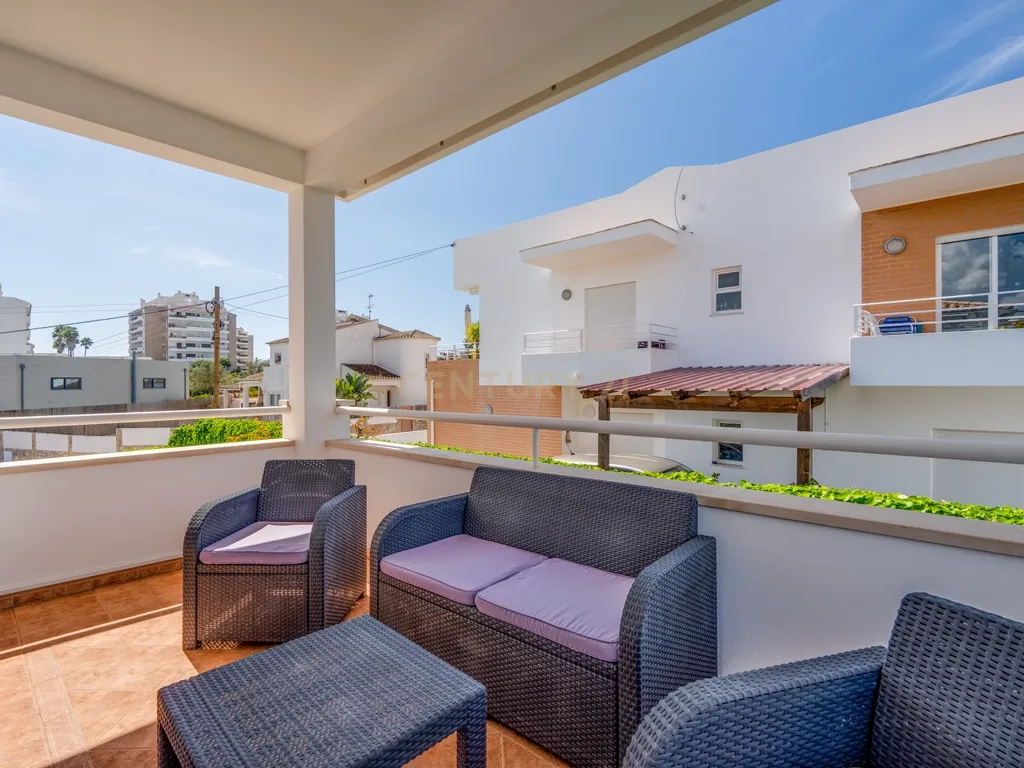 T4+ Villa in Portimão, Portimão - image 43