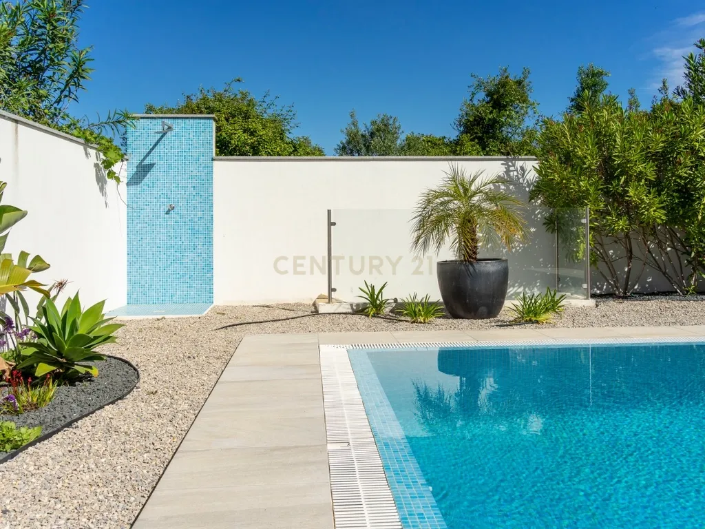 T4+ Villa in Santa Luzia, Tavira - image 03