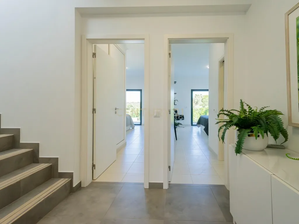 T4+ Villa in Santa Luzia, Tavira - image 11