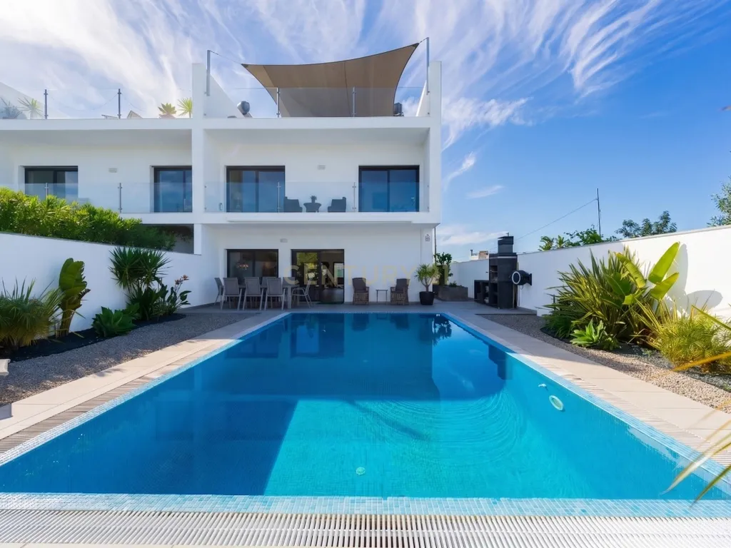 T4+ Villa in Santa Luzia, Tavira - image 12
