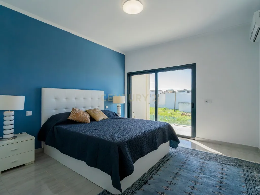 T4+ Villa in Santa Luzia, Tavira - image 13