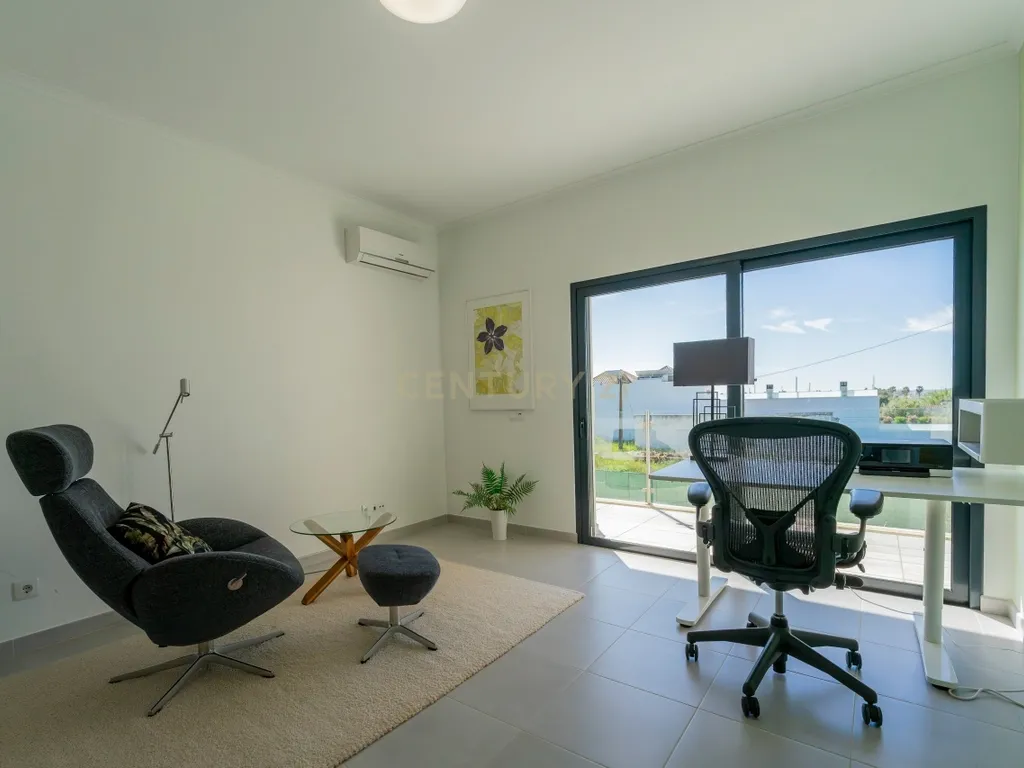 T4+ Villa in Santa Luzia, Tavira - image 21