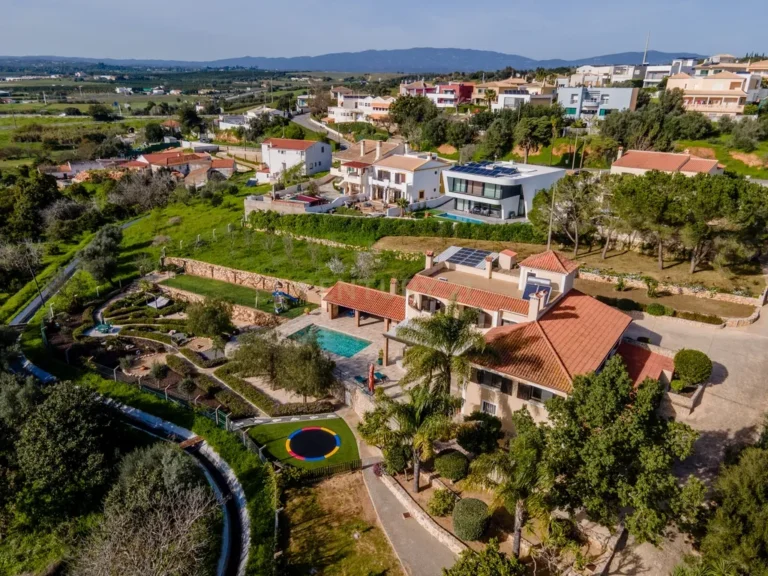 Land for Development in Alvor, Portimão - image 01