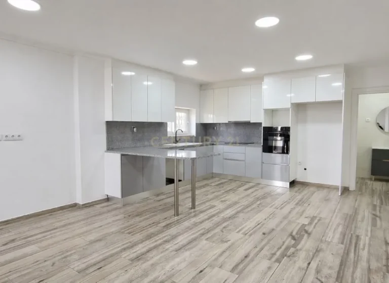Business Property in Seixal, Amora - image 01