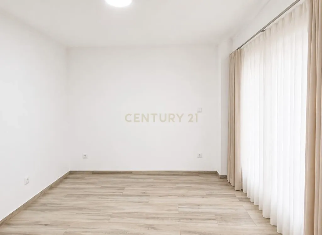 Business Property in Seixal, Amora - image 03