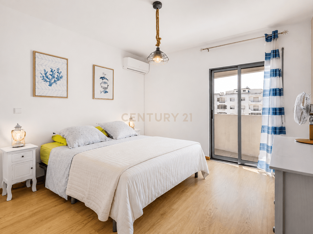 2-bedroom apartment with pool in Olhão – image 02