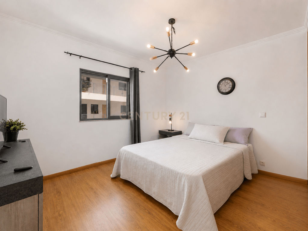 2-bedroom apartment with pool in Olhão – image 06