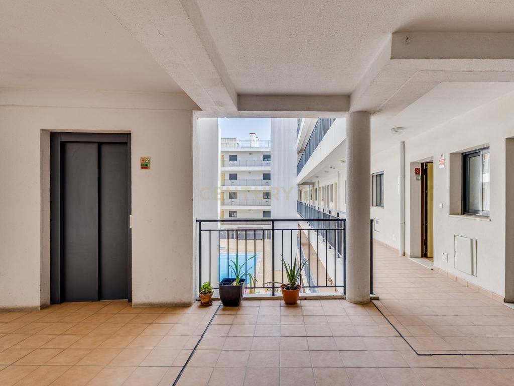 2-bedroom apartment with pool in Olhão – image 25