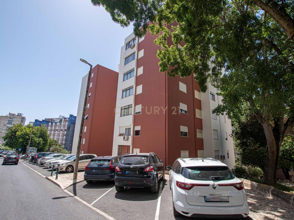 3-bedroom apartment in Monte Abraão – image 08