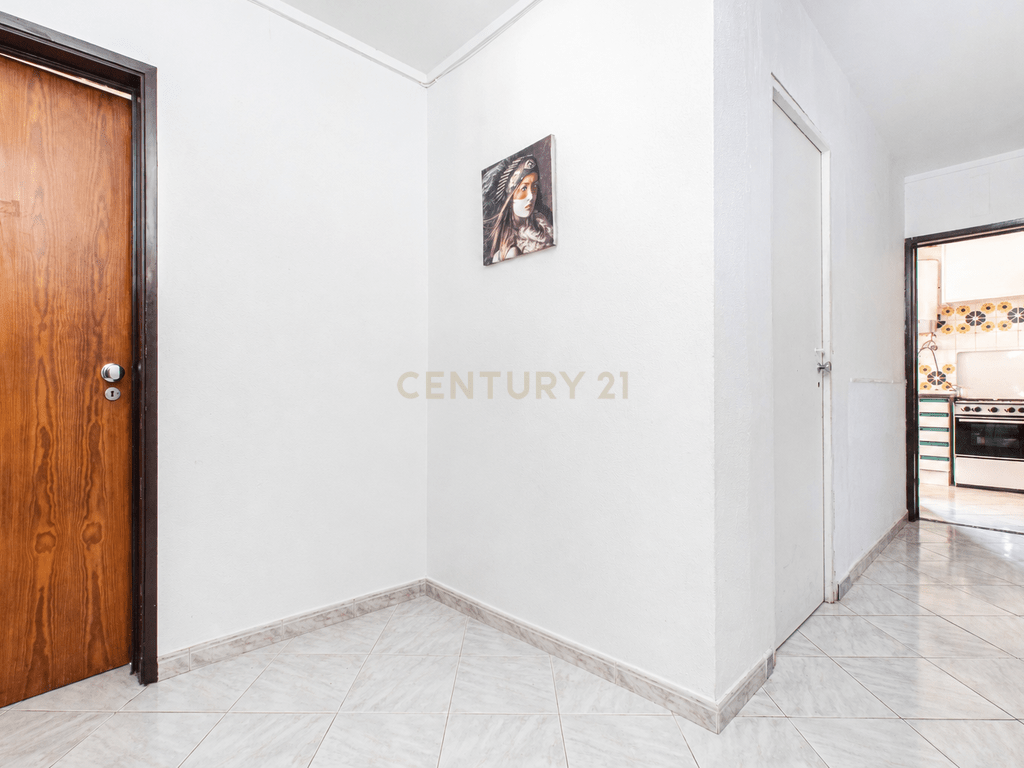 3-bedroom apartment in Monte Abraão – image 09