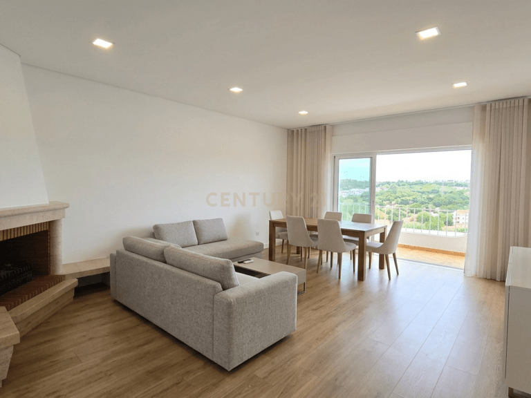 3-bedroom sea-view apartment in Portimão – image 01