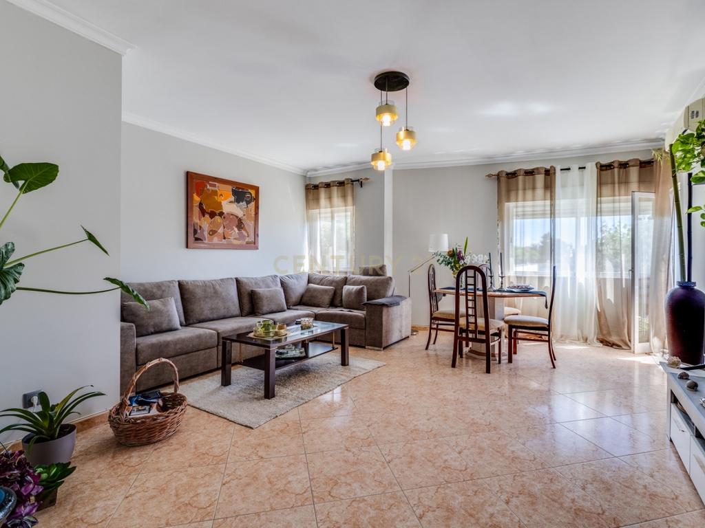 3-bedroom apartment in central Tavira – image 02