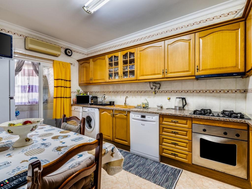 3-bedroom apartment in central Tavira – image 06