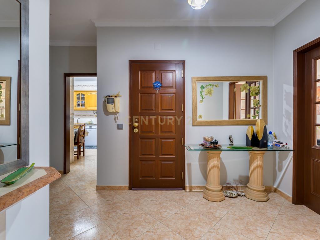 3-bedroom apartment in central Tavira – image 09